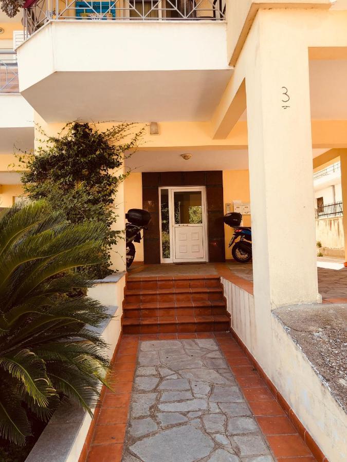 Steel & Oak Vintage Apartments Kavala Exterior photo